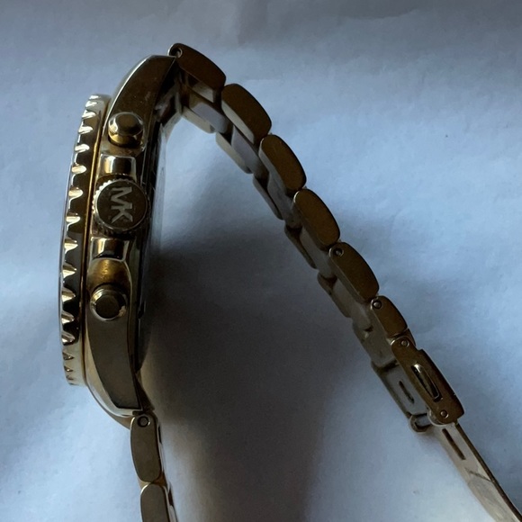 β± MICHAEL KORS GOLDTONE WATCH β± - Picture 12 of 16